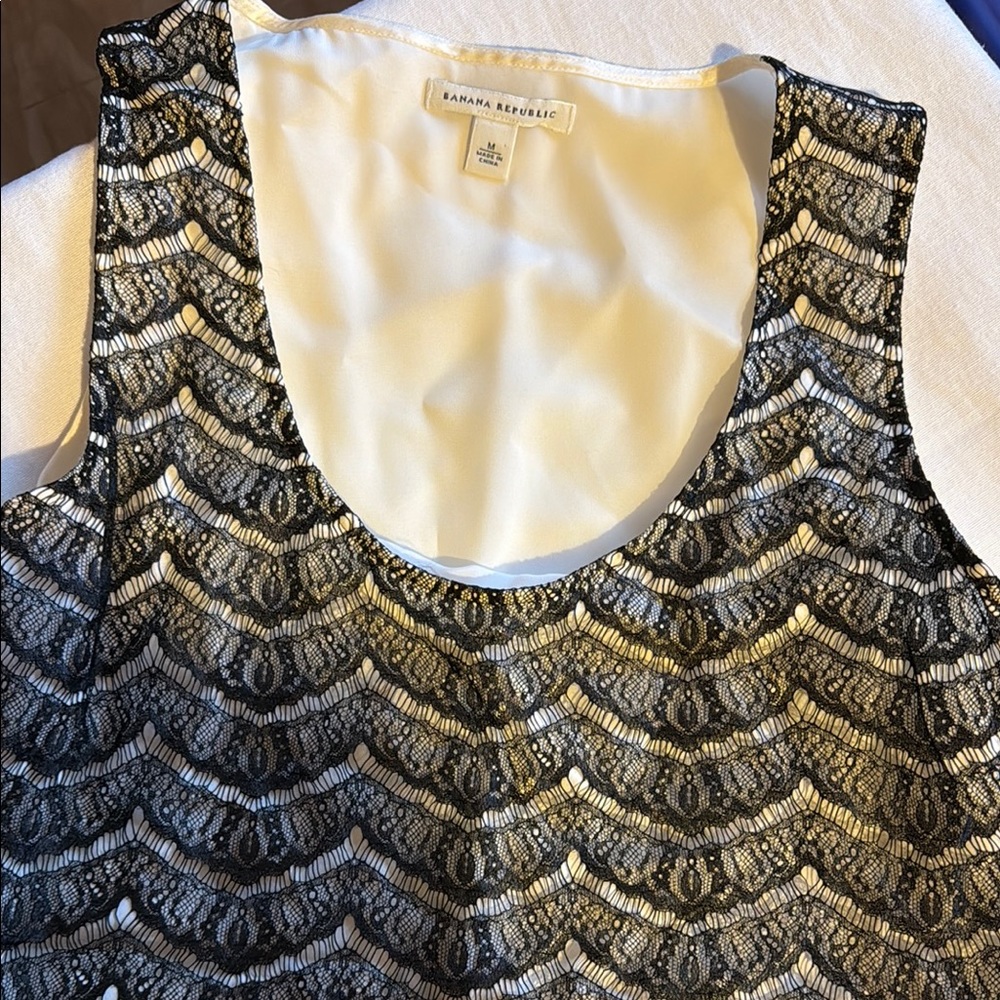 Banana Republic Ribbed Cream and Black Sleeveless Tank Top
